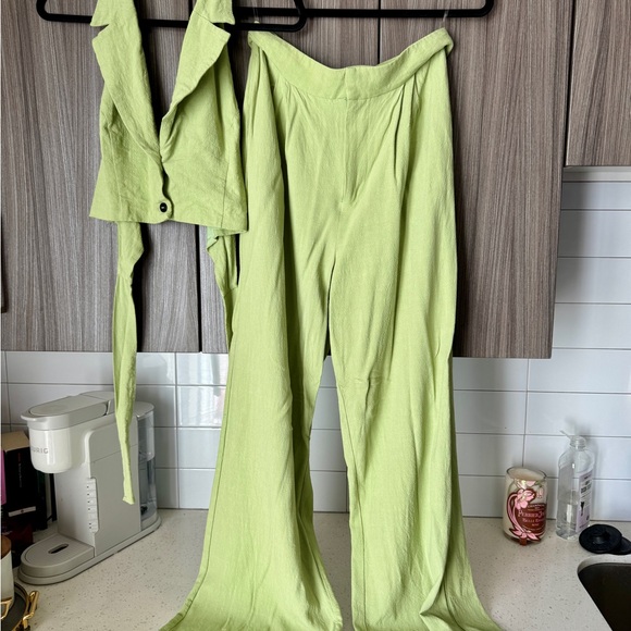Showpo Light Green Wide Leg 2 Piece Pant and Halter Top - Picture 3 of 7